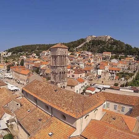 Apartment Lovely In With Kitchenette Jelsa (Hvar)