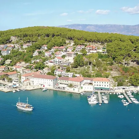 Lovely In With Kitchenette Jelsa (Hvar)